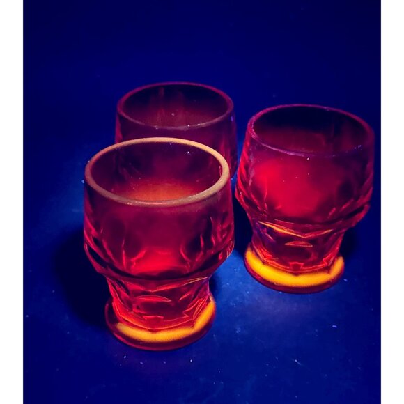 Viking Glass Georgian Ruby Red Tumblers – UV Reactive Cadmium Glow – Set of 3 - Picture 1 of 5